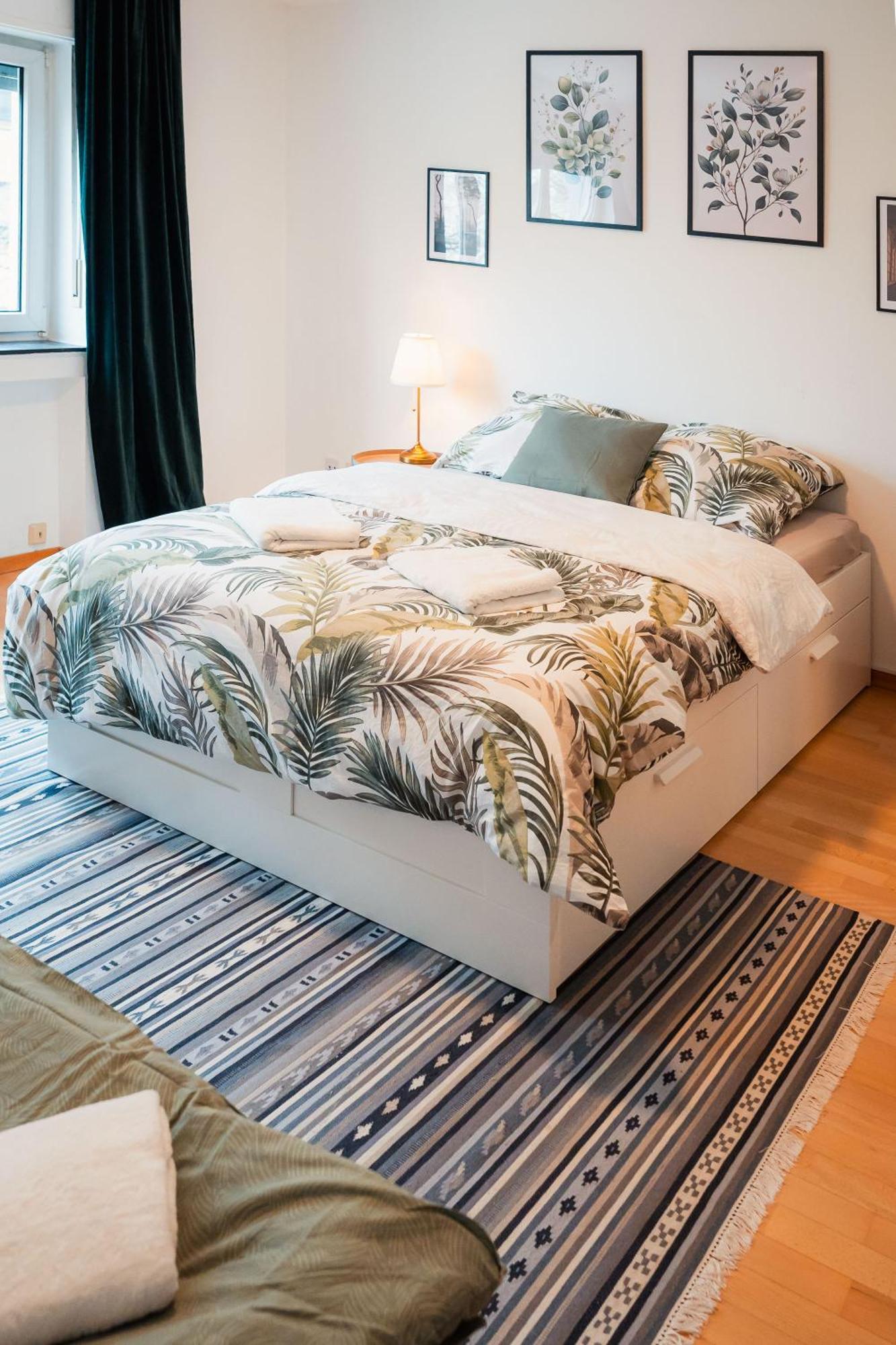 N2 Centrally Located 3-room With Balcony Or Individual Séjour chez l'habitant *
