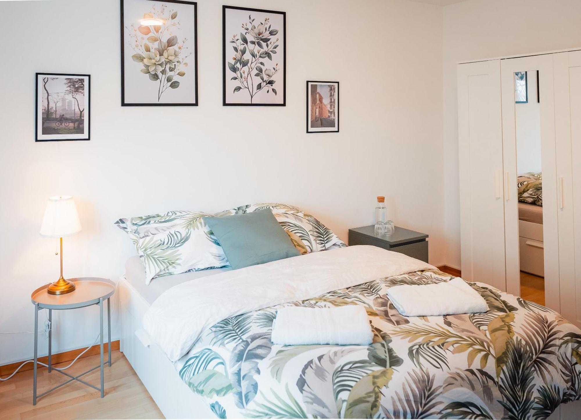 Homestay N2 Centrally Located 3-room With Balcony Or Individual