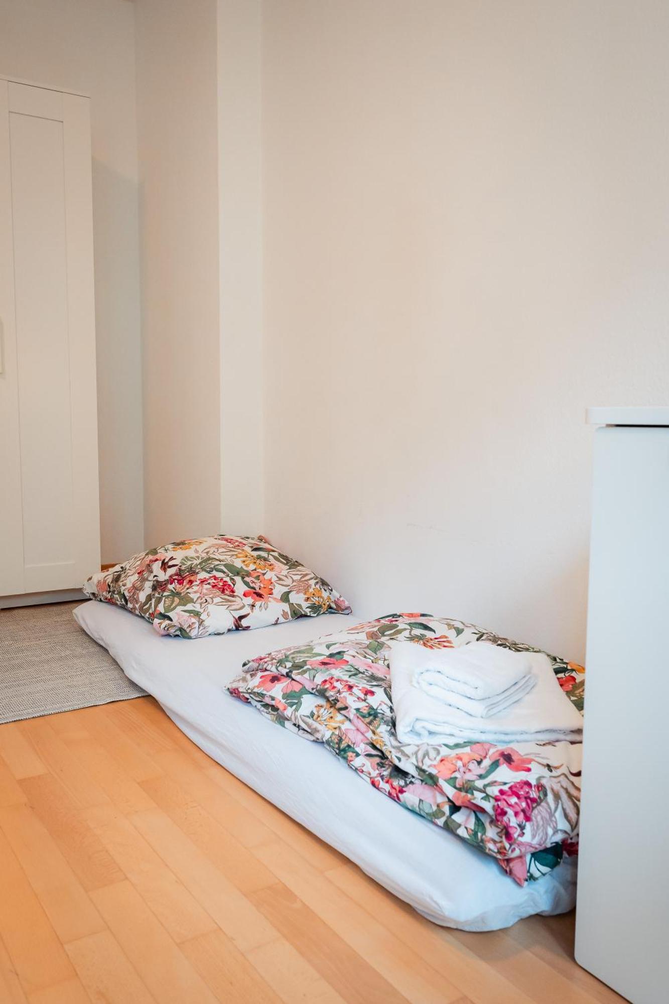 Homestay N2 Centrally Located 3-room With Balcony Or Individual Karlsruhe
