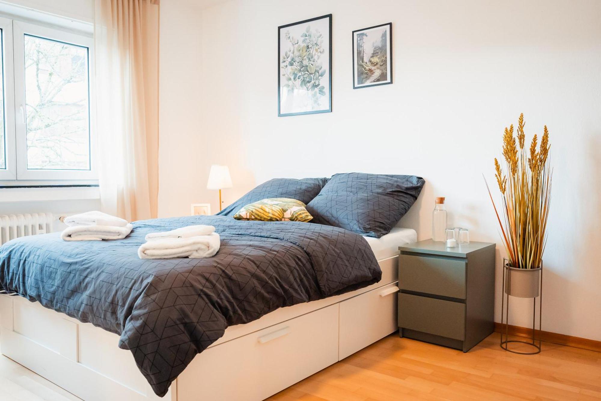 N2 Centrally Located 3-room With Balcony Or Individual Séjour chez l'habitant