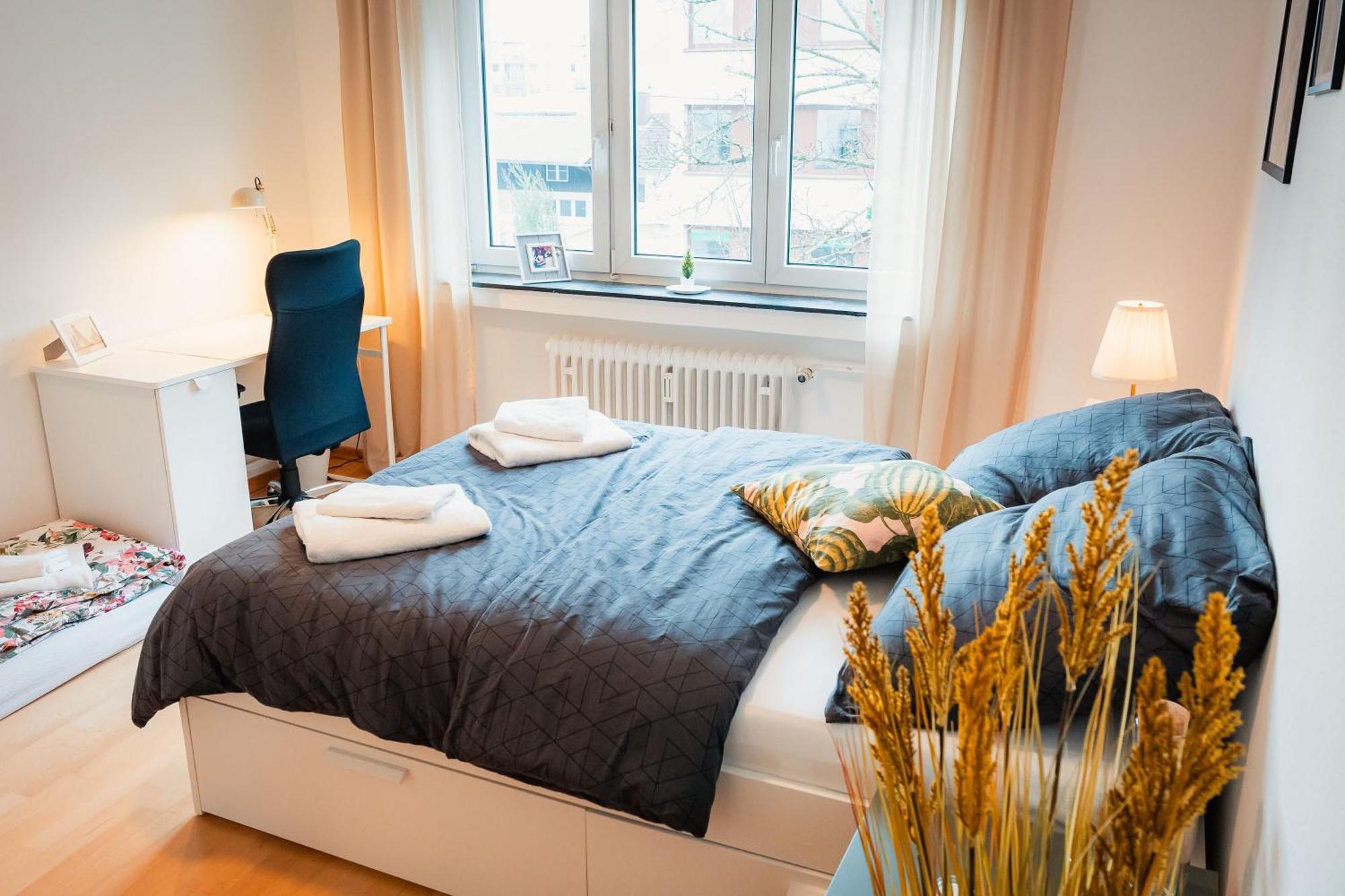 N2 Centrally Located 3-room With Balcony Or Individual Séjour chez l'habitant *